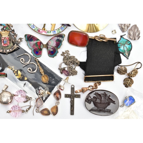 136 - A BAG OF ASSORTED JEWELLERY ITEMS, to include a small silver pendant, hallmarked Birmingham 1910, tw... 