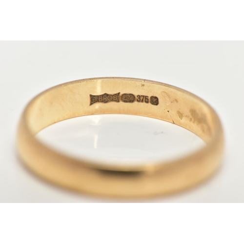 150 - A 9CT GOLD BAND RING, plain polished band with a milgrain rim, hallmarked 9ct London, ring size M, a... 