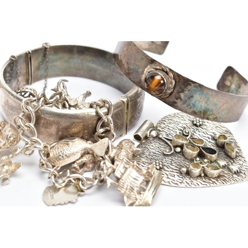 179 - A SELECTION OF SILVER AND WHITE METAL JEWELLERY, to include a silver curb link charm bracelet fitted... 