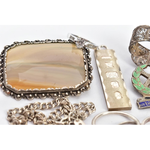 180 - AN ASSORTMENT OF SILVER AND WHITE METAL JEWELLERY, to include a silver ingot, hallmarked Birmingham ... 