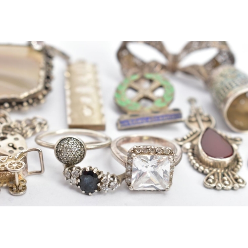 180 - AN ASSORTMENT OF SILVER AND WHITE METAL JEWELLERY, to include a silver ingot, hallmarked Birmingham ... 