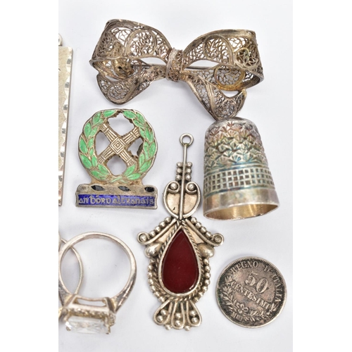 180 - AN ASSORTMENT OF SILVER AND WHITE METAL JEWELLERY, to include a silver ingot, hallmarked Birmingham ... 