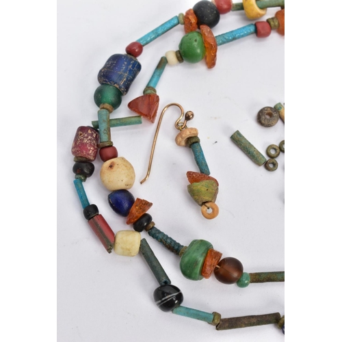 197 - AN ANCIENT EGYPTIAN FAIENCE BEAD NECKLACE, faience and hardstone beaded necklace also featuring a sc... 