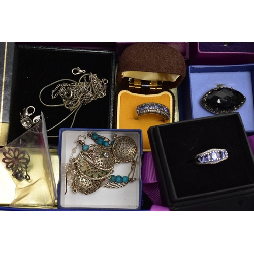 249 - A TIN OF ASSORTED SILVER AND WHITE METAL JEWELLERY, to include a low quality emerald cluster ring, s... 