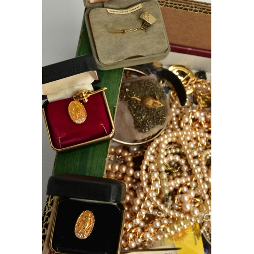 282 - A BOX OF ASSORTED ITEMS, to include various imitation pearl necklaces, costume brooches, rings, brac... 