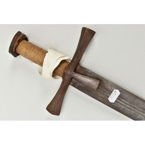 334 - A MEDIEVAL STYLE SWORD, POSSIBLY EUROPEAN IN MANUFACTURE IN THE KASKARAS STYLE, the blade is approxi... 