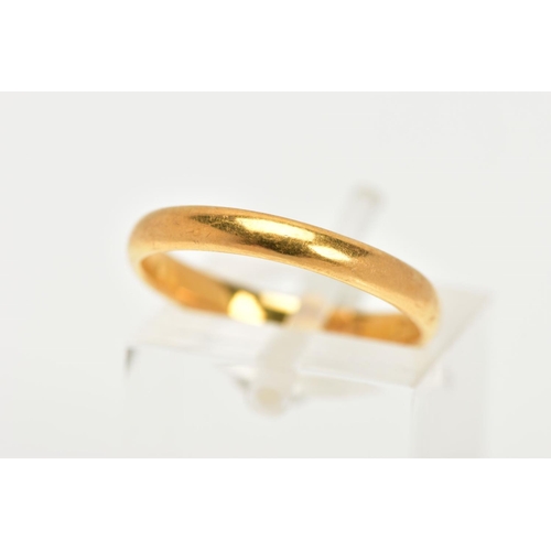 39 - A 22CT GOLD BAND RING, a slim yellow gold band, approximate width 3mm, inner band stamped 'fidelity'... 