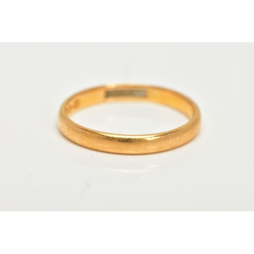 39 - A 22CT GOLD BAND RING, a slim yellow gold band, approximate width 3mm, inner band stamped 'fidelity'... 