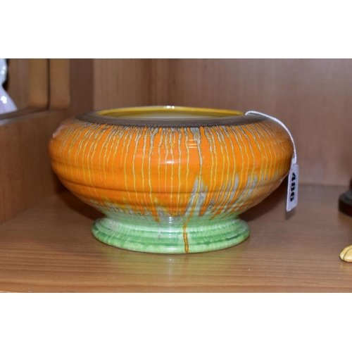 486 - A SHELLEY HARMONY DRIP WARE FOOTED BOWL, ribbed shoulders, printed and painted marks, height 8.5cm x... 