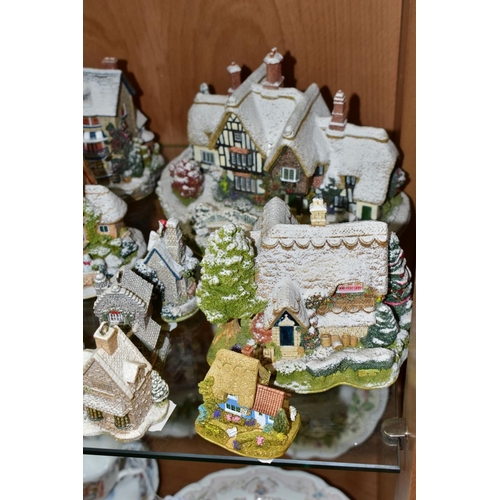 547 - NINETEEN LILLIPUT LANE SCULPTURES, no boxes and deeds, comprising three Christmas Specials The First... 