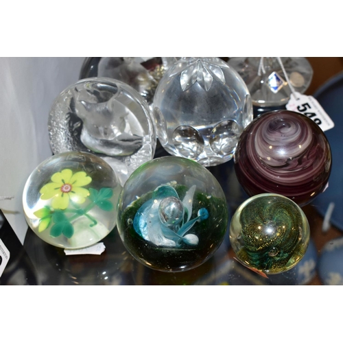 548 - TWELVE ITEMS OF MODERN GLASSWARE, including a Mdina blue and yellow carafe, a Tutbury Crystal swan, ... 