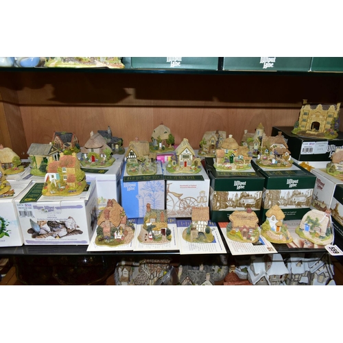 559 - TWENTY THREE LILLIPUT LANE SCULPTURES, seventeen boxed, twenty two with deeds, comprising twenty Sym... 