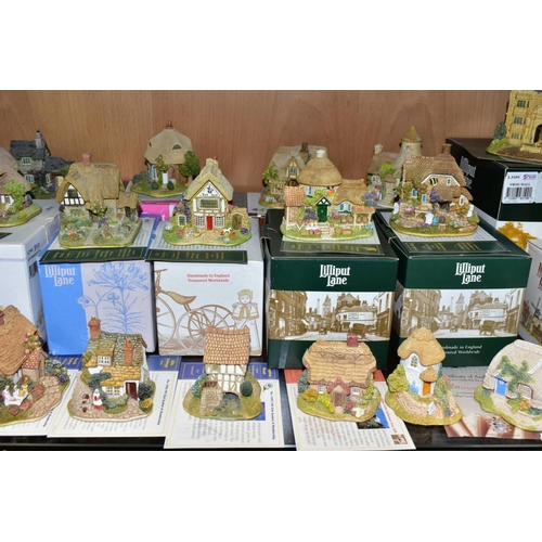 559 - TWENTY THREE LILLIPUT LANE SCULPTURES, seventeen boxed, twenty two with deeds, comprising twenty Sym... 