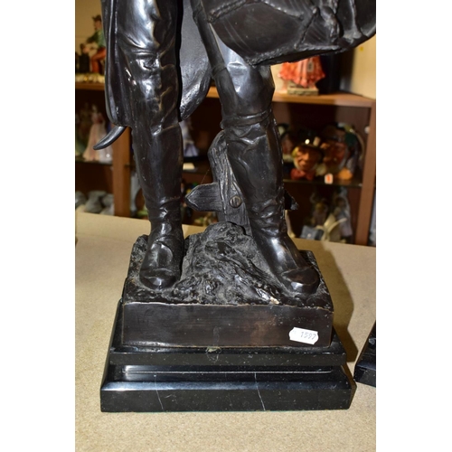 578 - A PAIR OF BRONZE FIGURES, after Étienne Henri Dumaige (1830-1888), depicting two French infantrymen ... 