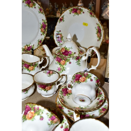 581 - A THIRTY FOUR PIECE ROYAL ALBERT OLD COUNTRY ROSES DINNER SERVICE, comprising a teapot, a sugar bowl... 