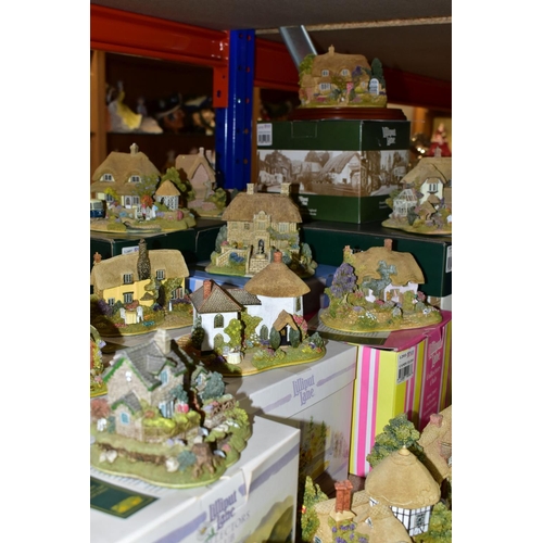 594 - EIGHTEEN LILLIPUT LANE COLLECTORS CLUB SCULPTURES, fourteen boxed, two with no deeds, comprising Woo... 