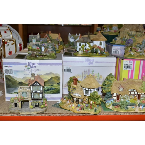 594 - EIGHTEEN LILLIPUT LANE COLLECTORS CLUB SCULPTURES, fourteen boxed, two with no deeds, comprising Woo... 