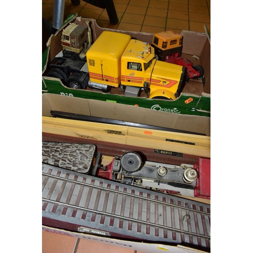 602 - THREE BOXES OF MODEL LOCOMOTIVES, LORRIES, ETC, including a Kingmaker 'The Steam Collection GWR Auto... 