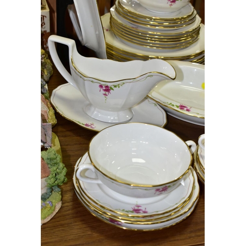 604 - A THIRTY FOUR PIECE SPODE ROSETTI DINNER SERVICE, with printed backstamps Y8491-L, to include an ova... 