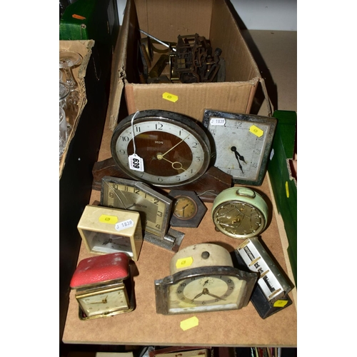 639 - A BOX AND LOOSE CLOCKS AND CLOCK PARTS, to include a Smiths shallow mantel clock, a Smiths travellin... 