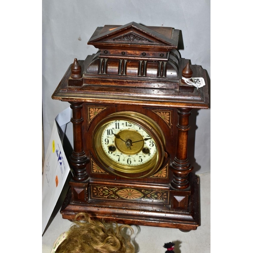 754 - A GERMAN HAMBURG AMERICAN CLOCK COMPANY MANTLE CLOCK, the uranium glass chapter ring has Arabic nume... 