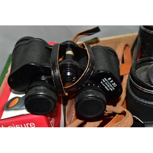 757 - A BOX OF  PHOTOGRAPHIC EQUIPMENT AND BINOCULARS ETC, to include  a Nettar 120 film camera, Olympus 1... 