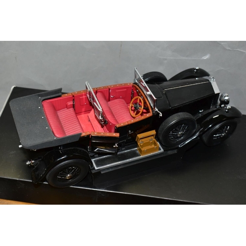 793 - A BOXED KYOSHO DIE-CAST MODEL ROLLS ROYCE PHANTOM 1, black, in 1:18 scale, steering wheel turns the ... 