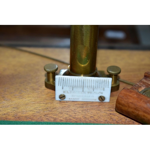 812 - A SET OF APOTHECARY SCALES BY H.L. BECKER OF BRUSSELLS, with a set of Avery weights, housed within a... 