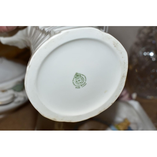 837 - A BOX AND LOOSE CERAMICS, to include a Royal Worcester Banana Leaf jug with green backstamp height 1... 