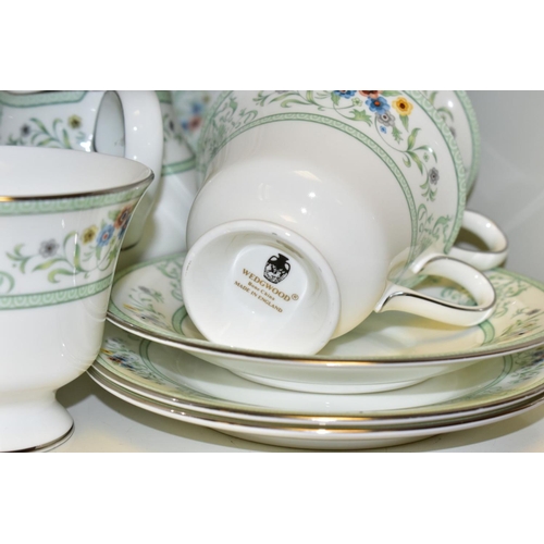 846 - A TWENTY THREE PIECE WEDGWOOD AGINCOURT TEA SET, R4471, comprising  a cake plate, a cream jug, a sug... 