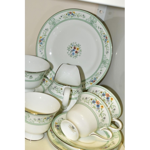 846 - A TWENTY THREE PIECE WEDGWOOD AGINCOURT TEA SET, R4471, comprising  a cake plate, a cream jug, a sug... 