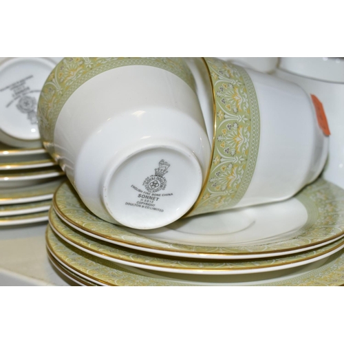 850 - A THIRTY SIX PIECE ROYAL DOULTON 'SONNET' H5012 DINNER SERVICE, comprising a gravy boat with stand, ... 