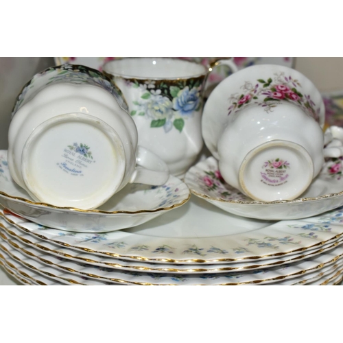 852 - A GROUP OF ASSORTED ROYAL ALBERT CERAMICS, comprising six Memory Lane dinner plates and a saucer, si... 