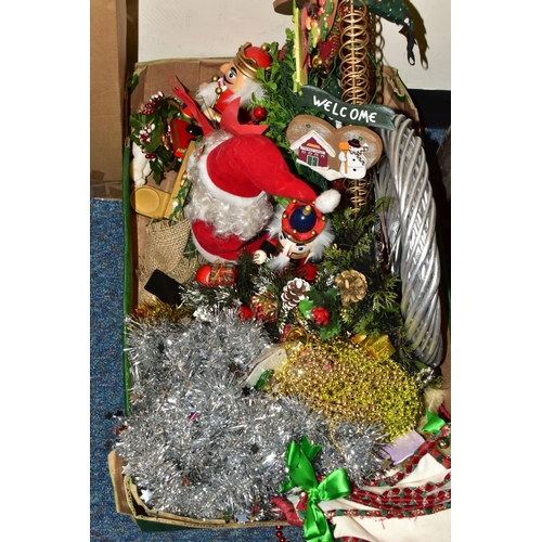 856 - FOUR BOXES AND LOOSE CHRISTMAS DECORATIONS, mainly late twentieth century and contemporary items, to... 