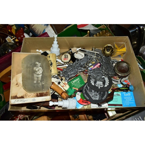 865 - FIVE BOXES AND LOOSE LAMPS, CLOCKS, CERAMICS, METALWARES AND SUNDRY VINTAGE ITEMS, to include four t... 