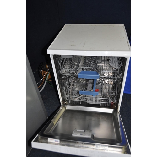 1307 - A BOSCH SMS53A12GB DISHWASHER, width 60cm, depth 60cm, height 86cm (PAT pass and powers up)