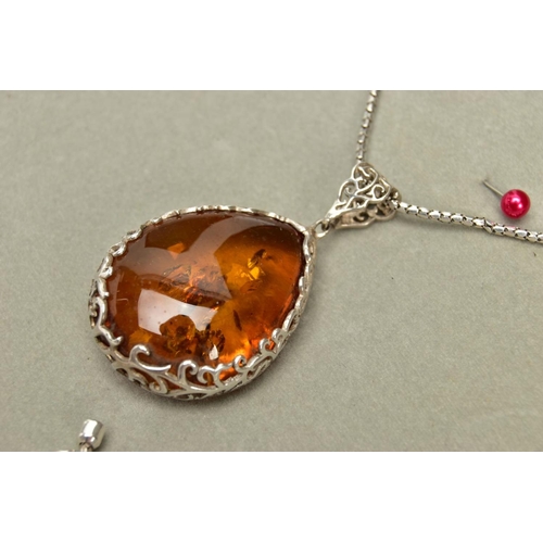 113 - A SILVER GEMSET NECKLACE A WHITE METAL GEMSET NECKLACE, BRACELET AND RING, a multi stone necklace co... 