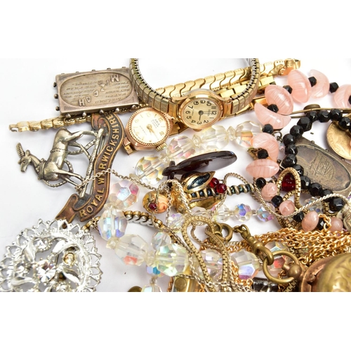 95 - AN ASSORTMENT OF VICTORIAN JEWELLERY AND OTHER ITEMS, to include a tortoise shell brooch decorated w... 