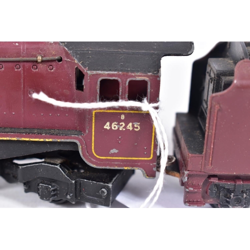 13 - A BOXED HORNBY DUBLO DUCHESS CLASS LOCOMOTIVE, 'City of London' No.46245, B.R. lined maroon livery (... 