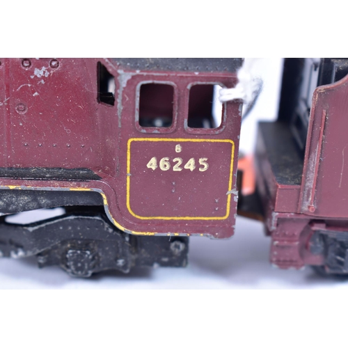 16 - A BOXED HORNBY DUBLO DUCHESS CLASS LOCOMOTIVE, 'City of London' No.46245, B.R. lined maroon livery (... 