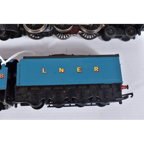 2 - TWO BOXED HORNBY DUBLO A4 CLASS LOCOMOTIVES, 'Sir Nigel Gresley' No.4498, L.N.E.R. blue livery (L11)... 