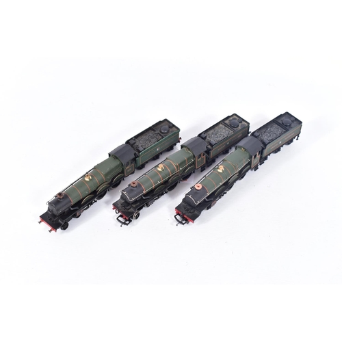 22 - THREE BOXED AIRFIX GMR OO GAUGE CASTLE CLASS LOCOMOTIVES, 'Caerphilly Castle' No.4073 (54124), 'Pend... 