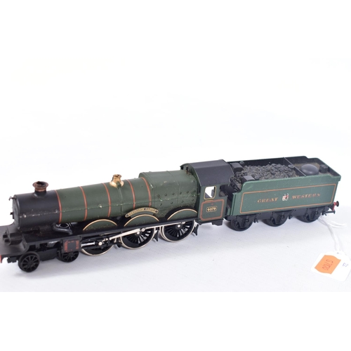 22 - THREE BOXED AIRFIX GMR OO GAUGE CASTLE CLASS LOCOMOTIVES, 'Caerphilly Castle' No.4073 (54124), 'Pend... 