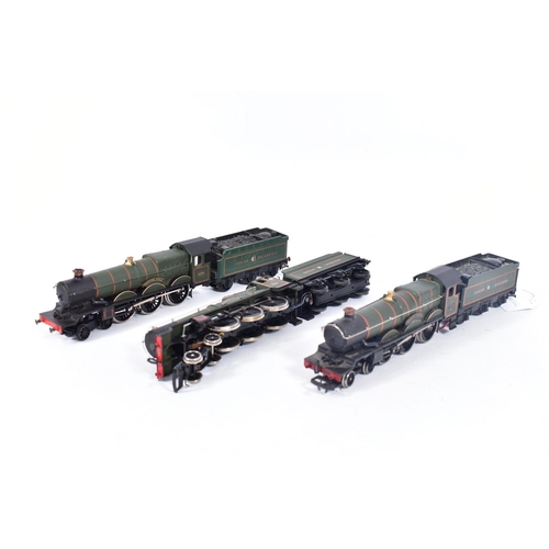 22 - THREE BOXED AIRFIX GMR OO GAUGE CASTLE CLASS LOCOMOTIVES, 'Caerphilly Castle' No.4073 (54124), 'Pend... 