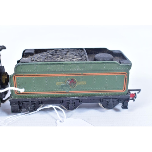 30 - A BOXED HORNBY DUBLO CASTLE CLASS LOCOMOTIVE, 'Cardiff Castle' No.4075, B.R. lined green livery (222... 