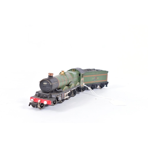 30 - A BOXED HORNBY DUBLO CASTLE CLASS LOCOMOTIVE, 'Cardiff Castle' No.4075, B.R. lined green livery (222... 