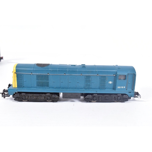 31 - TWO BOXED HORNBY DUBLO LOCOMOTIVES, class 20 No.20 169, B.R. blue livery (L30/3230) (repainted and r... 