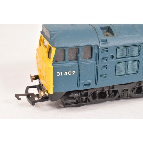 35 - FOUR BOXED AIRFIX & HORNBY OO GAUGE LOCOMOTIVES, 3x Airfix class 31 No.D5531, B.R. green livery  (54... 