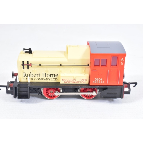 36 - FOUR BOXED HORNBY RAILWAYS OO GAUGE LOCOMOTIVES, class 25 No. 25 247 (R068), class 29 No.29 024 (R08... 