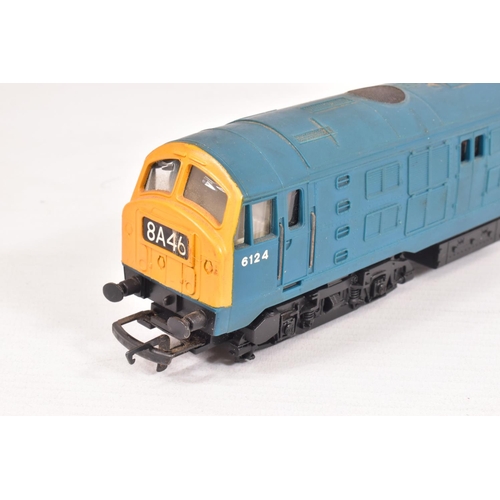 36 - FOUR BOXED HORNBY RAILWAYS OO GAUGE LOCOMOTIVES, class 25 No. 25 247 (R068), class 29 No.29 024 (R08... 